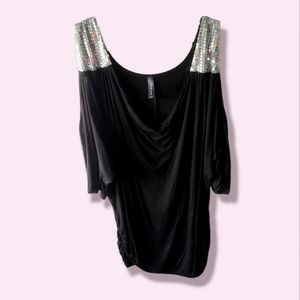 Sequined detailed top